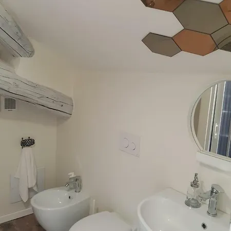H Apartments *