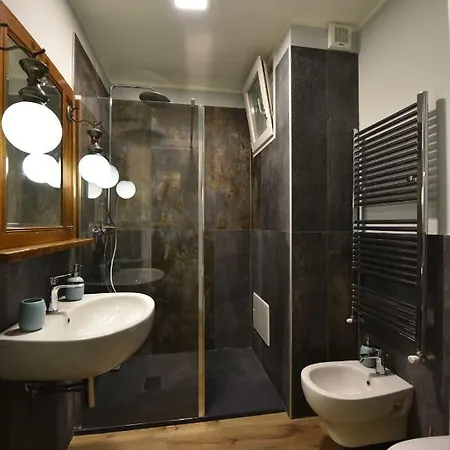 H Apartments *