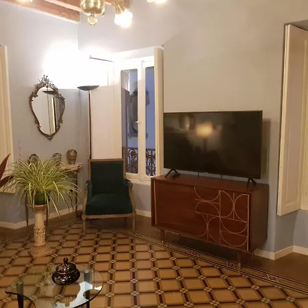 H Apartments *